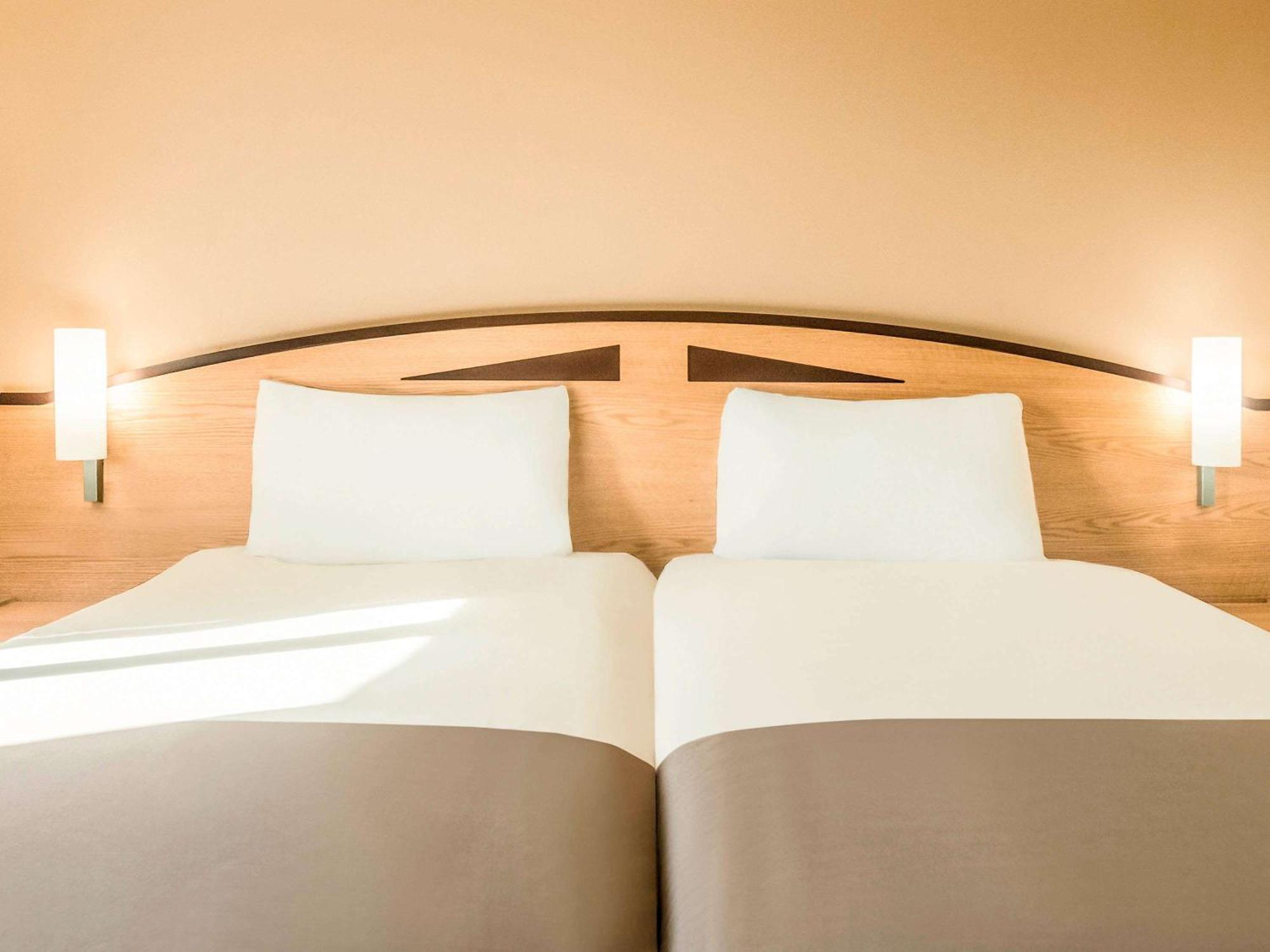Ibis Rotherham East - Buitenkant foto